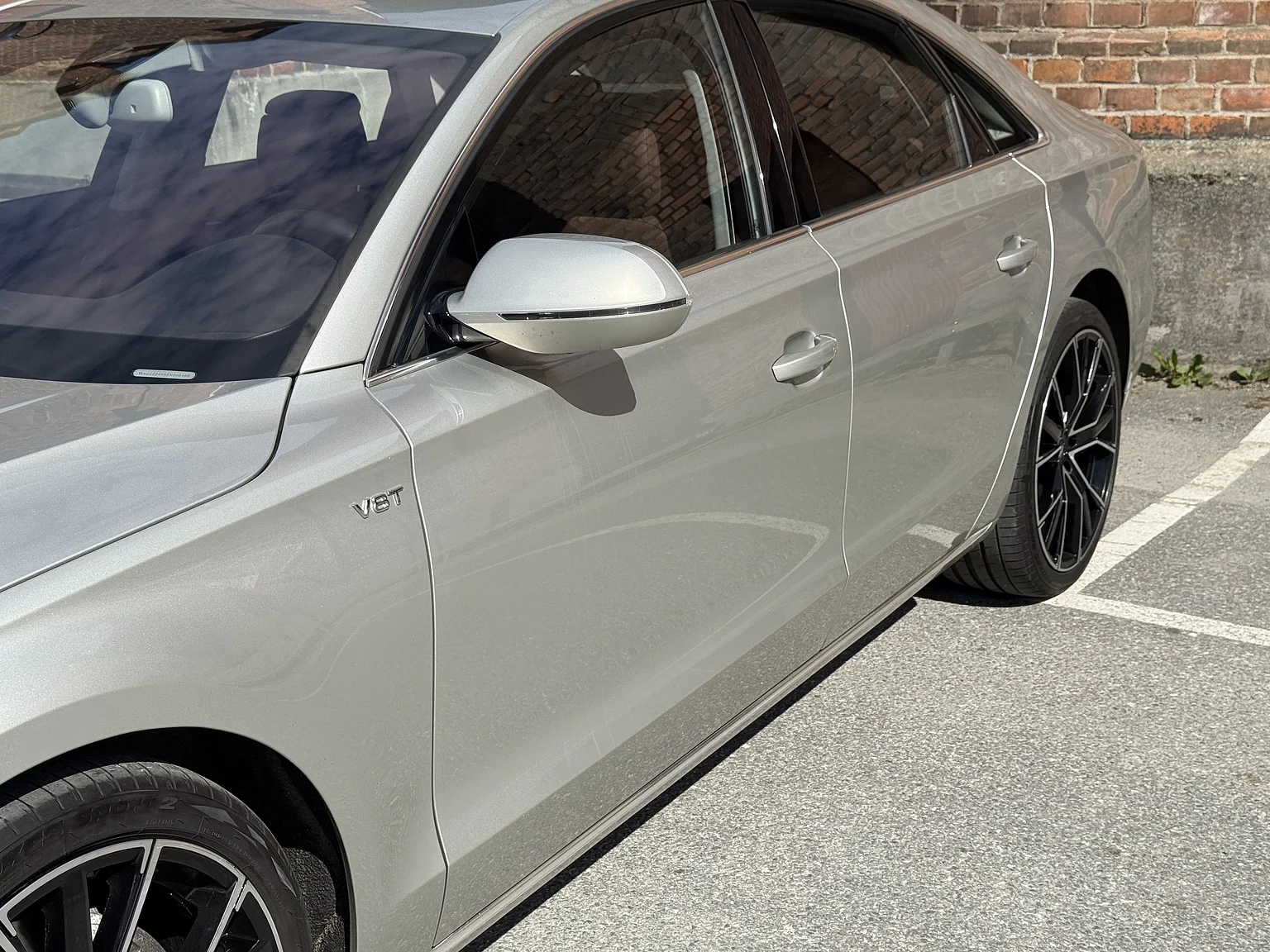 Exteriörbild på 2014 Audi A8 4.0 TFSI (24)