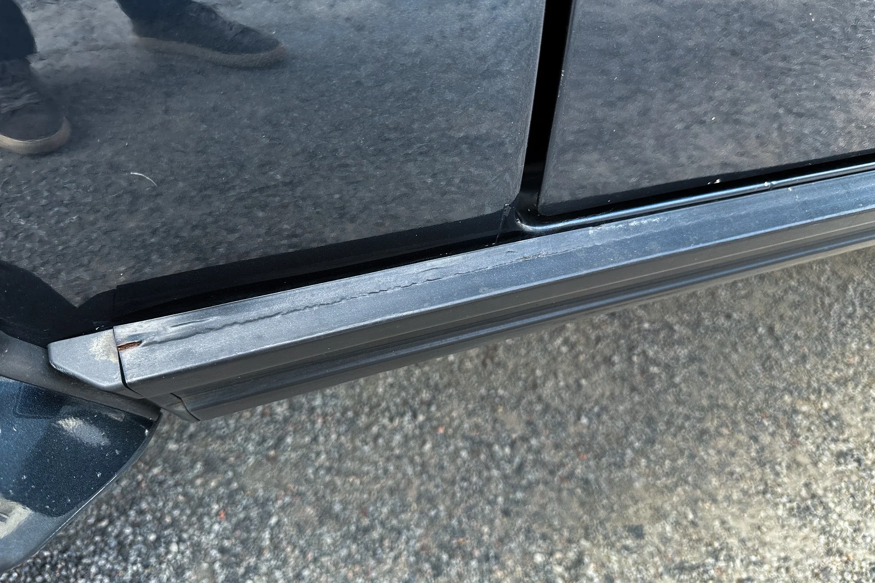 Exterior image of 2002 Mercedes-Benz G400  (86)