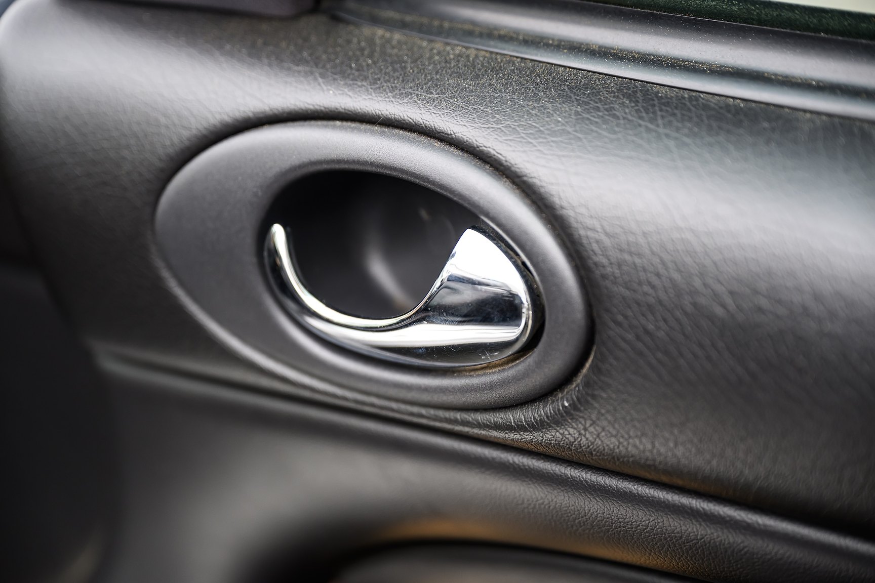Interior image of 2001 Jaguar XKR Silverstone