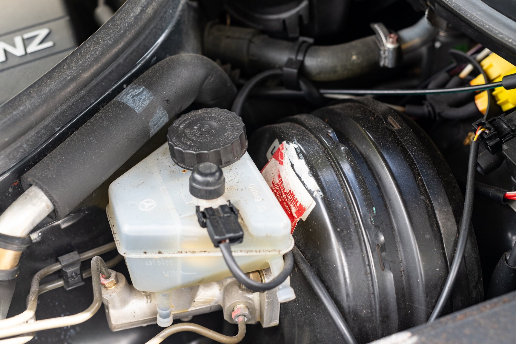 Image of 1993 Mercedes-Benz 400 E mechanics