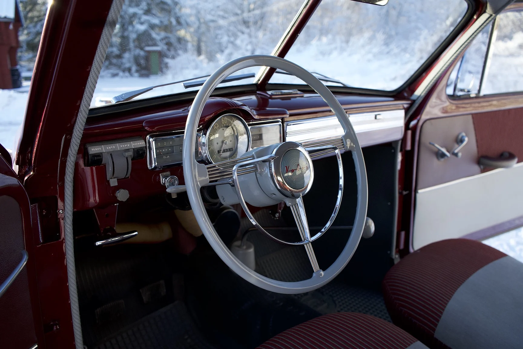 Interior image of 1953 Volvo PV444 DS (1)