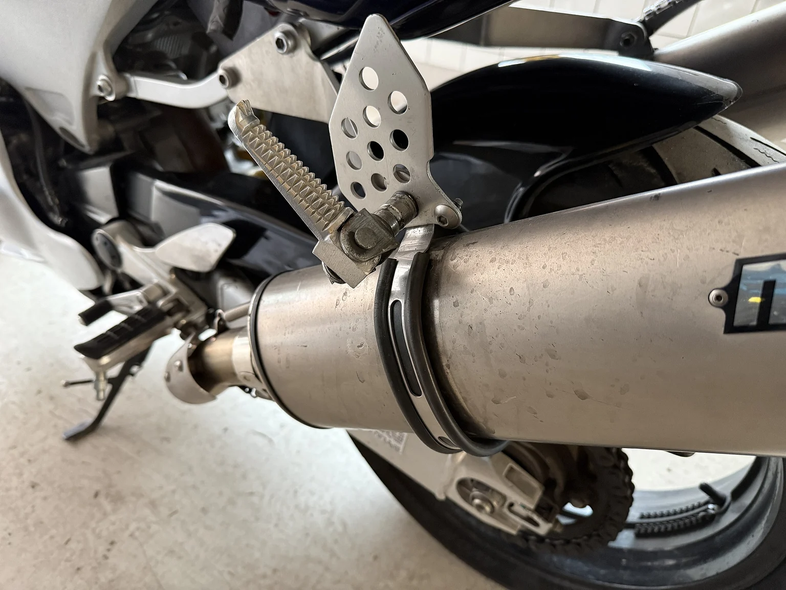 Aussenfoto 2001 Honda VTR 1000 Firestorm (33)