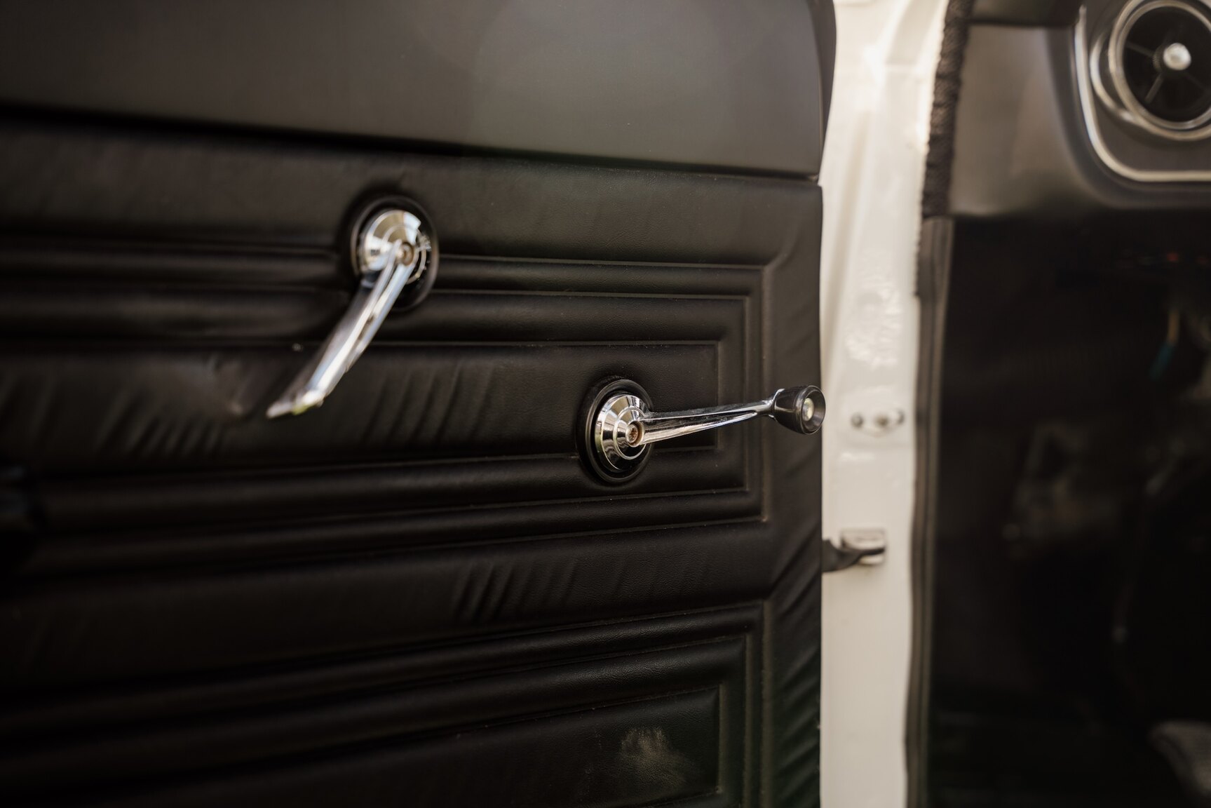 Interior image of 1968 Ford Cortina Lotus (30)