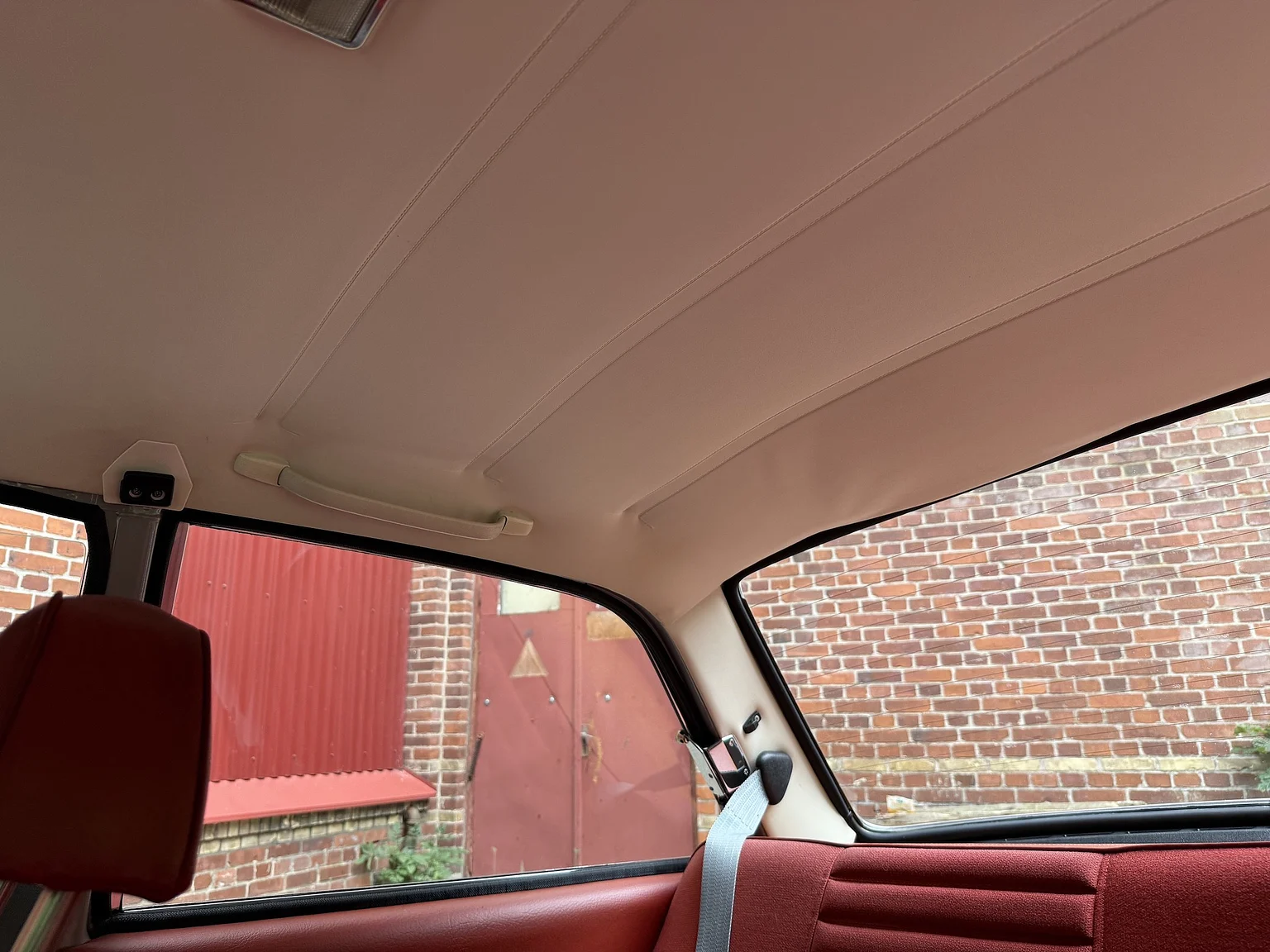 Innenraumfoto von 1970 Volvo 142 2.0 Automatic (14)