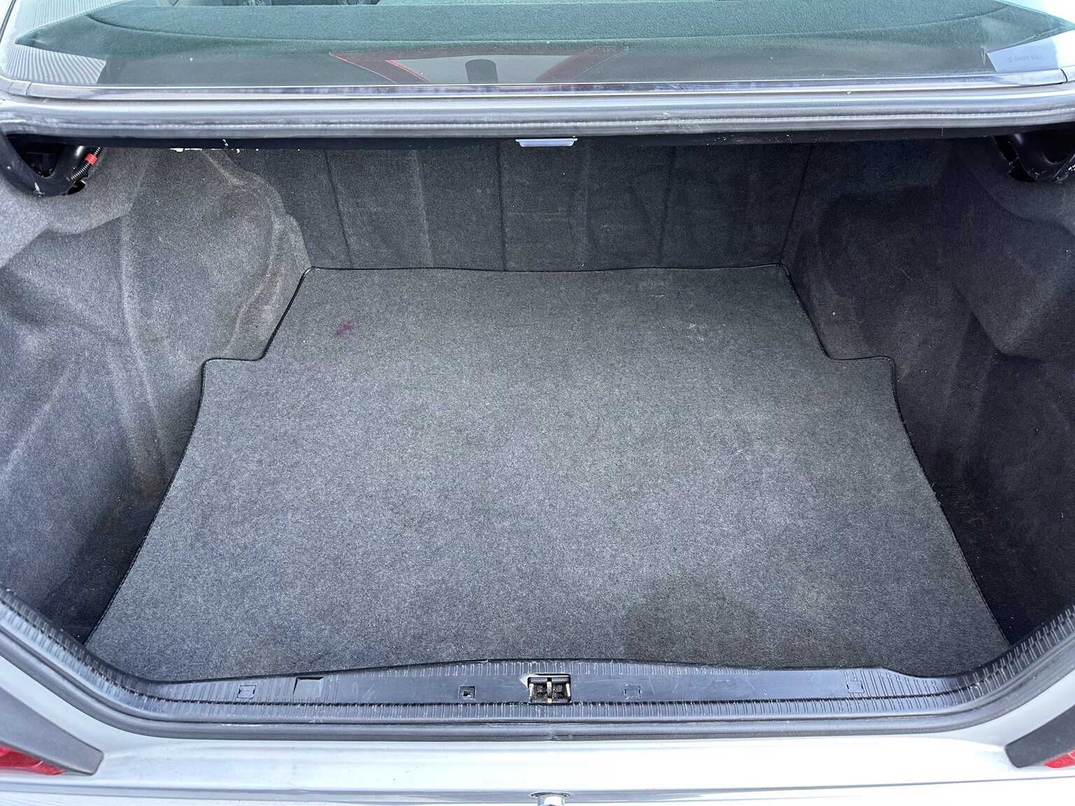 Interior image of 1992 Mercedes-Benz 300 CE-24