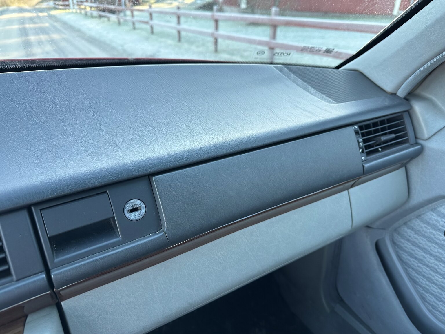Interiörbild 1990 Mercedes-Benz 200 E