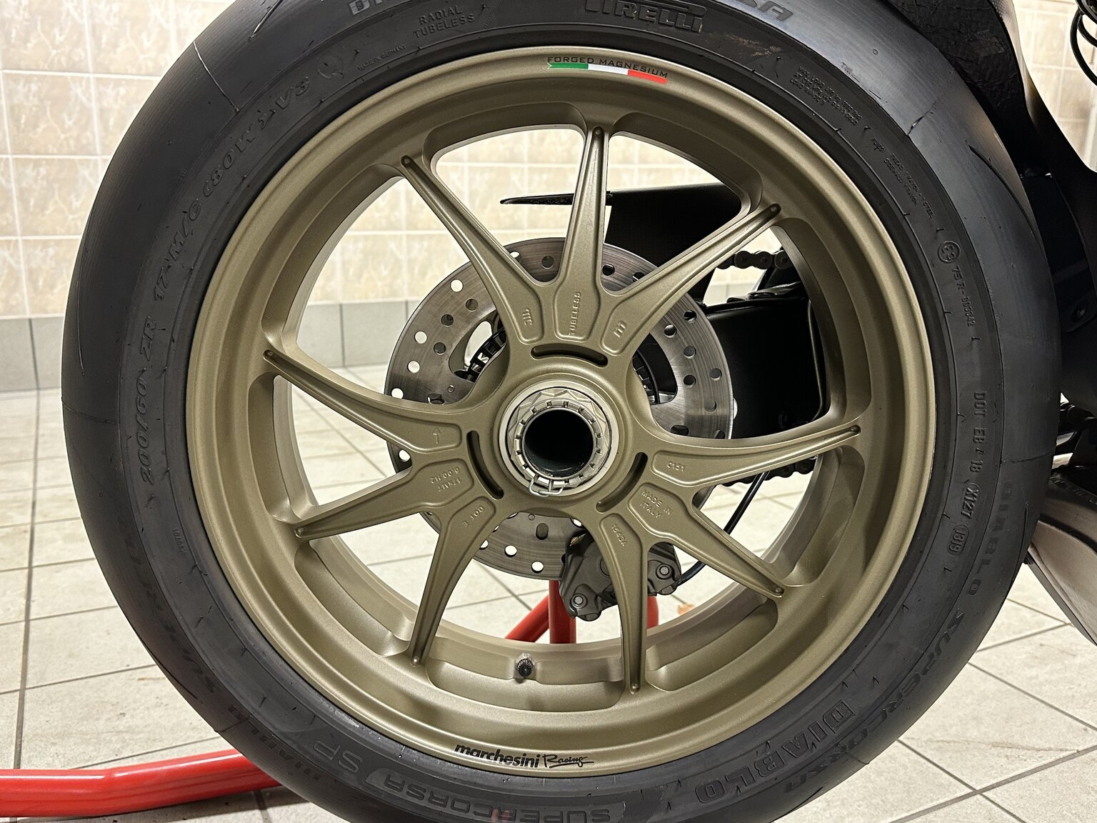 Image of 2020 Ducati Panigale V4 25° Anniversario (6) mechanics