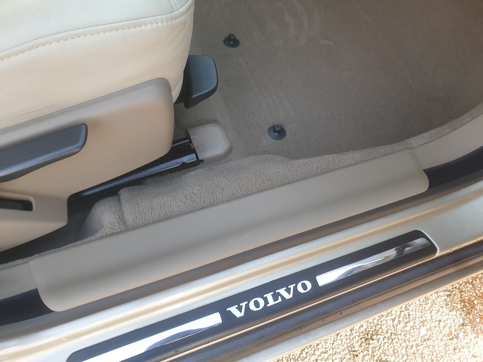 Innenraumfoto von 2008 Volvo S80 2.5T