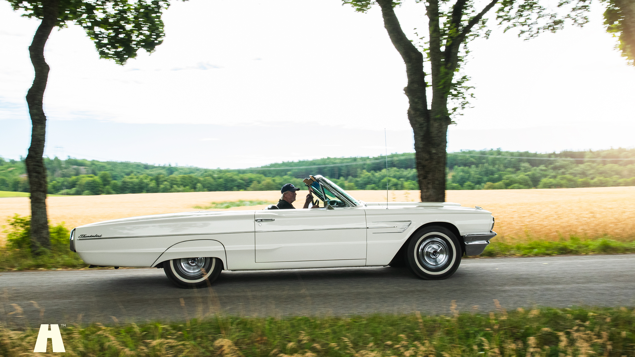 Exterior image of 1965 Ford Thunderbird (1)