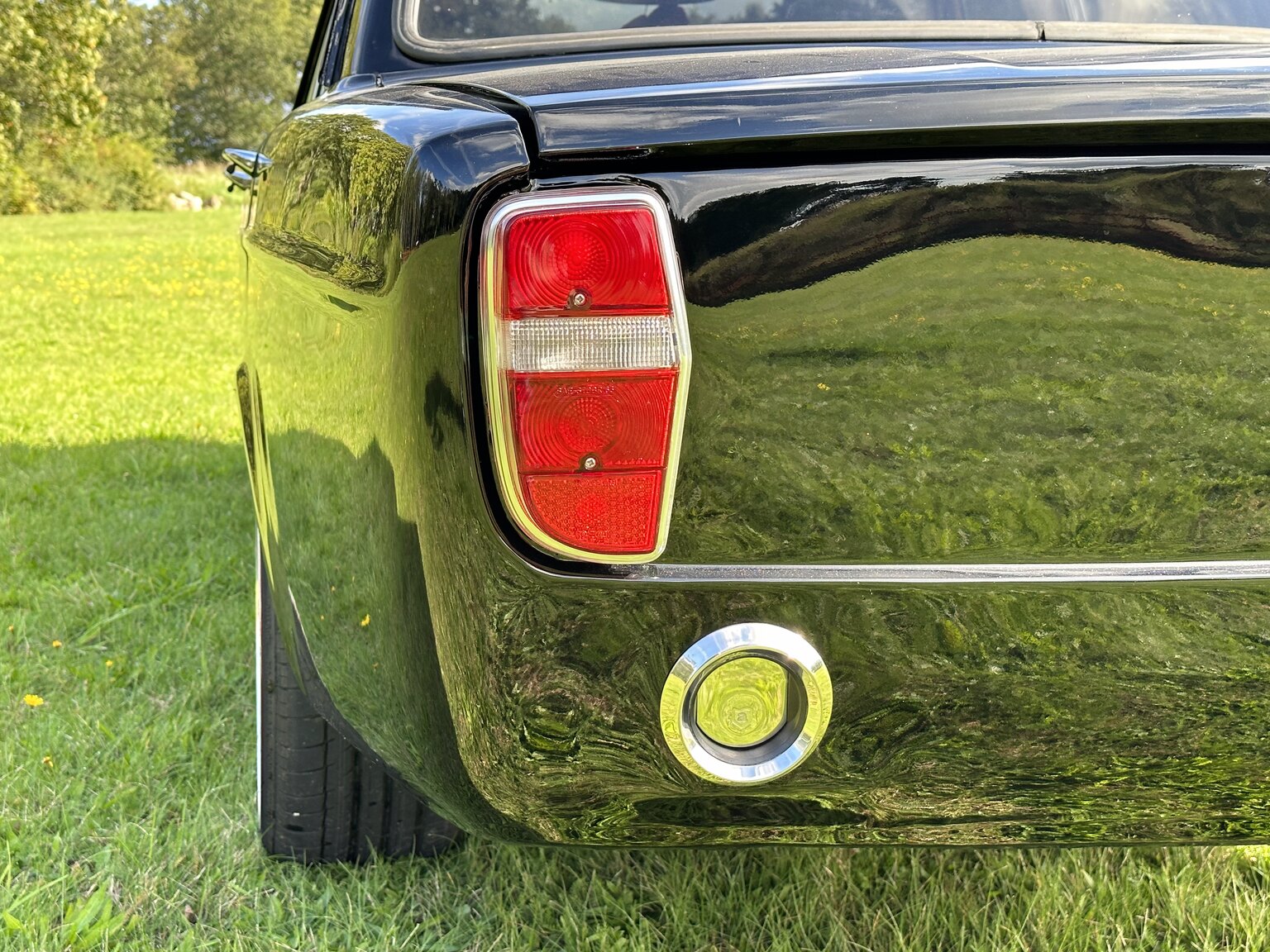 Aussenfoto 1969 Volvo 144 custom