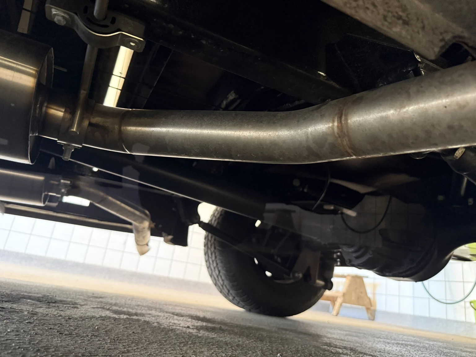 Image of 1956 Ford F-100 Restomod mechanics (38)