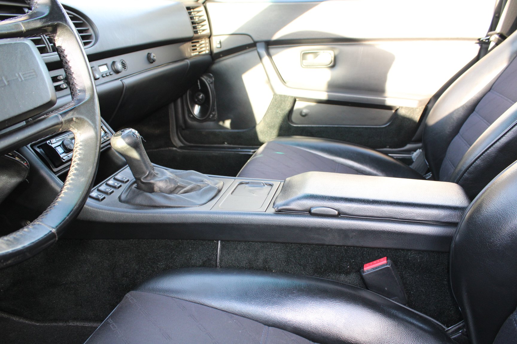 Innenraumfoto von 1991 PORSCHE 944 S2