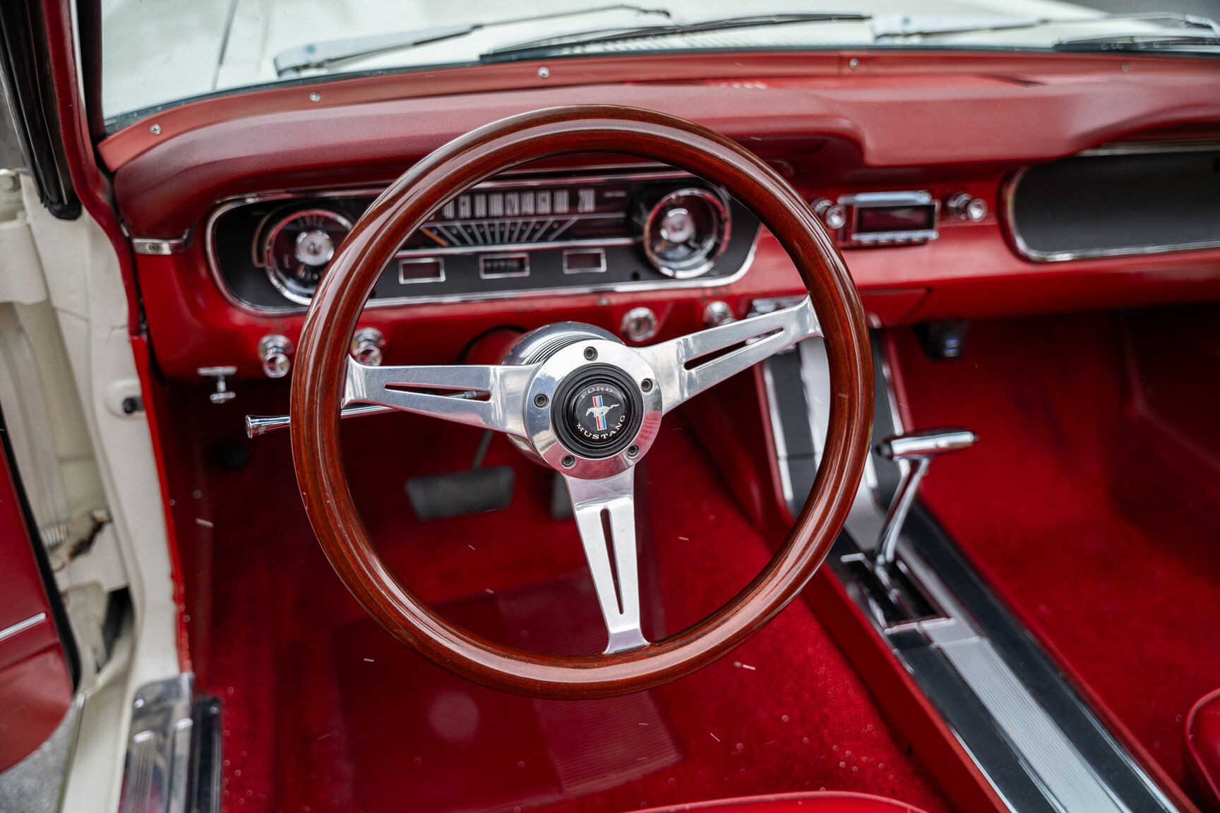 Interiörbild 1965 Ford Mustang Cabriolet (22)