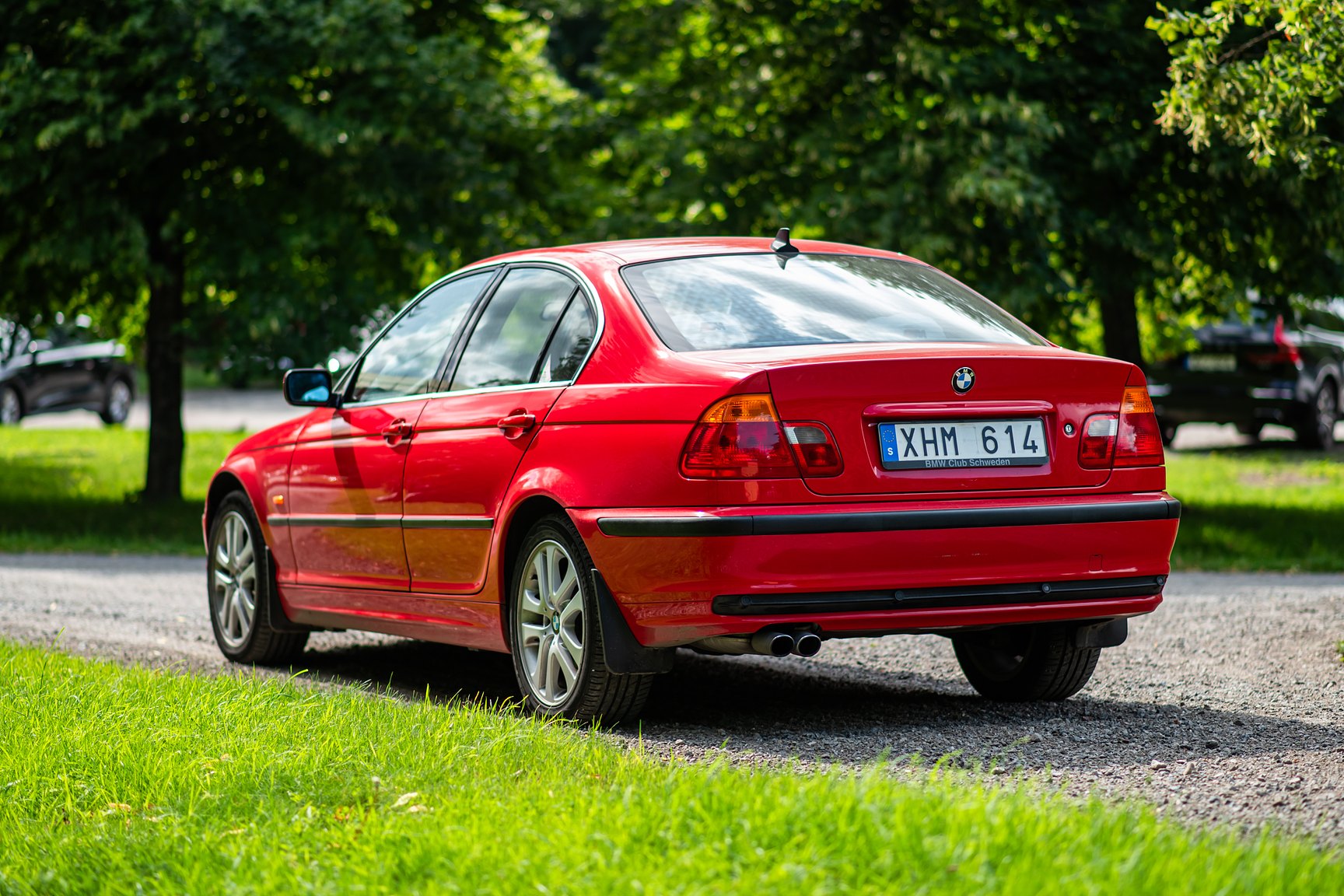 Exterior image of 2001 BMW 330Xi