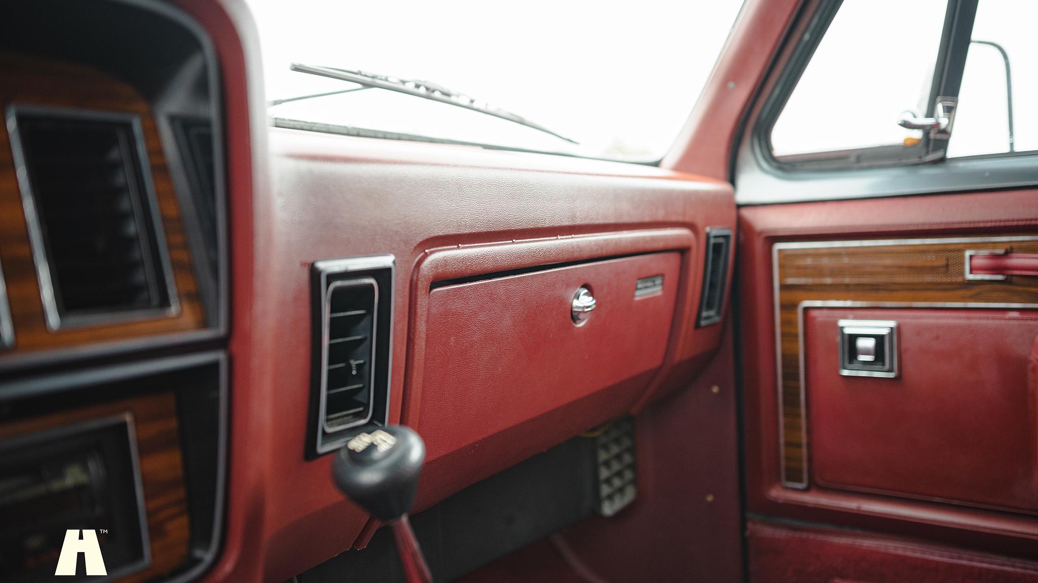 Interior image of 1986 Dodge Ramcharger