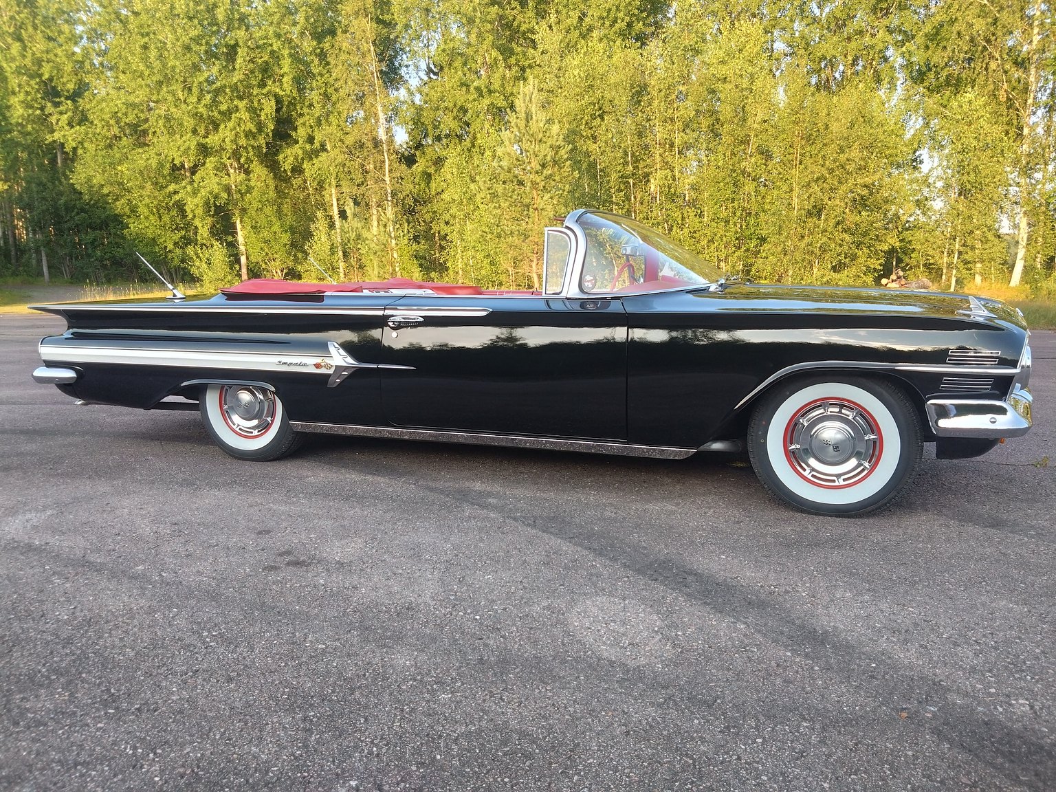 Exterior image of 1960 Chevrolet Impala Cabriolet 5.7 V8 Powerglide