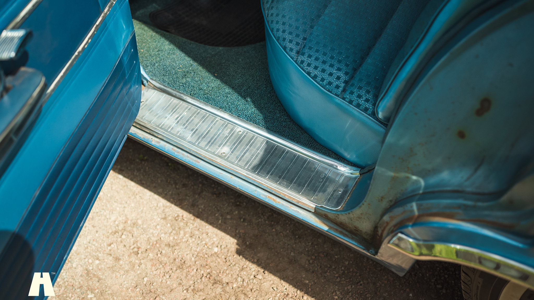 Interior image of 1963 Mercury Monterey Custom 4-door (44)