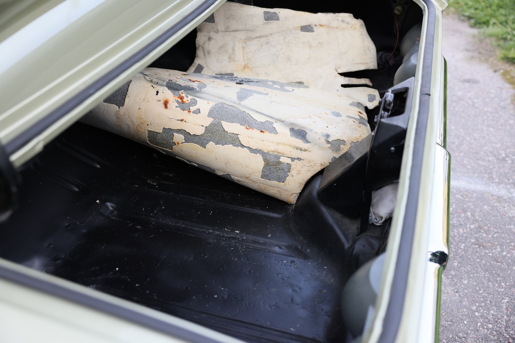 Interior image of 1968 Pontiac Firebird 400 Ram Air