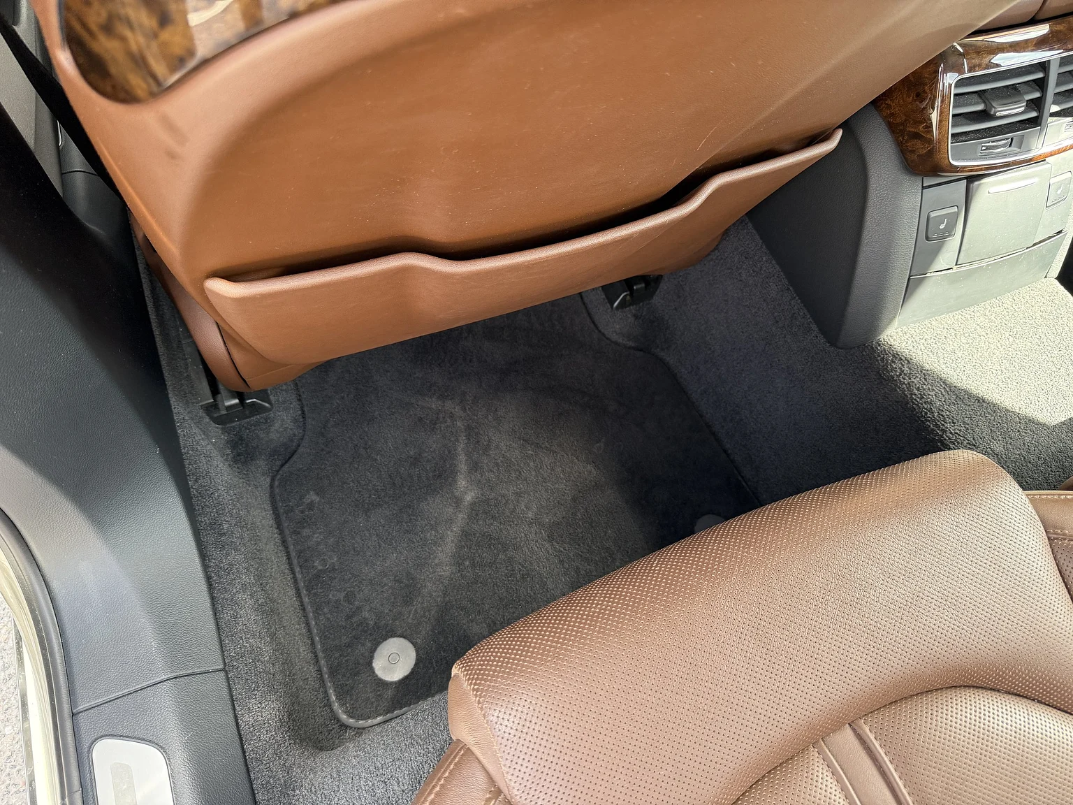 Interior image of 2014 Audi A8 4.0 TFSI (67)