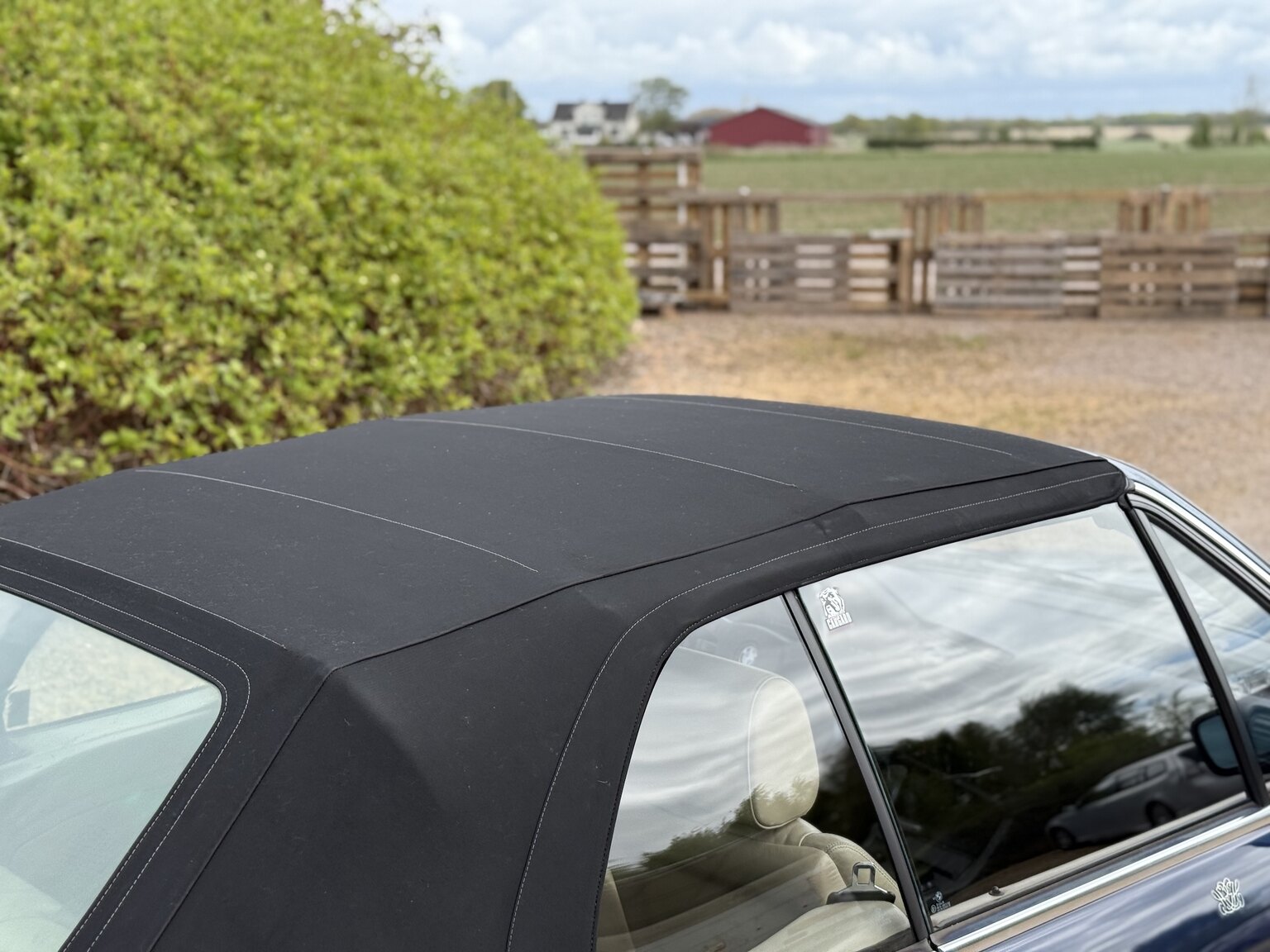 Exterior image of 1987 BMW 325i Convertible