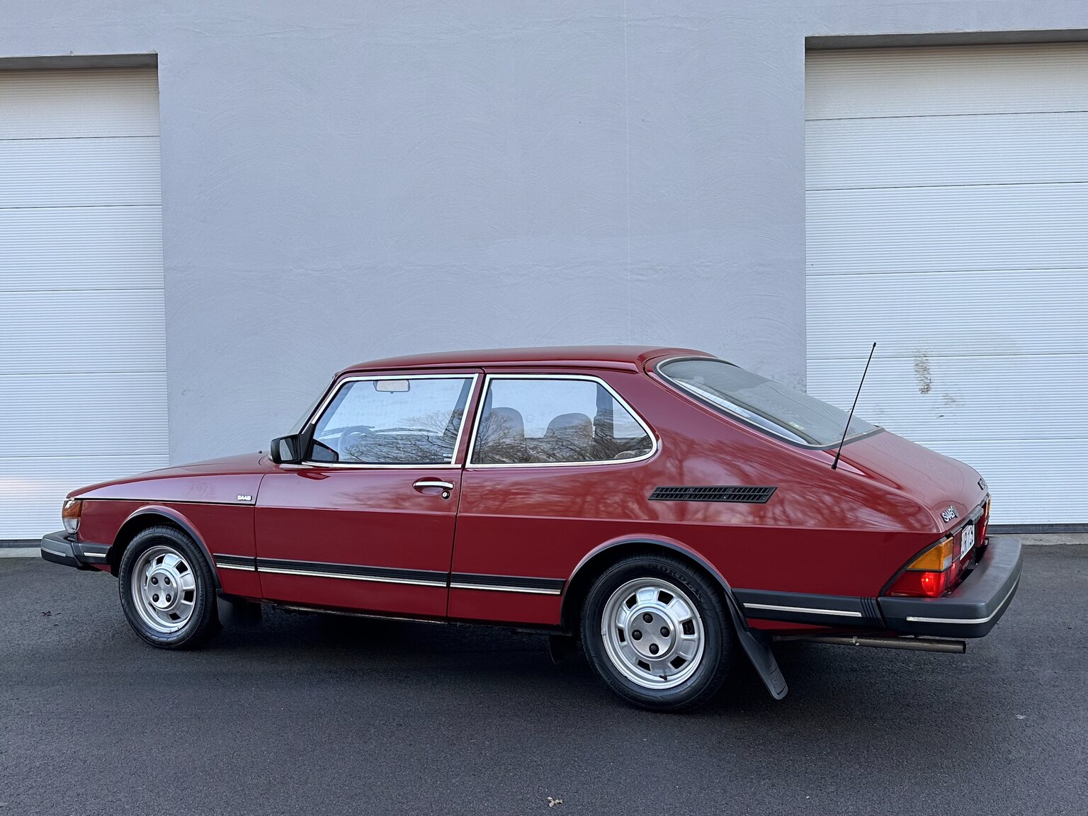 Exterior image of 1984 Saab 900 GL (76)