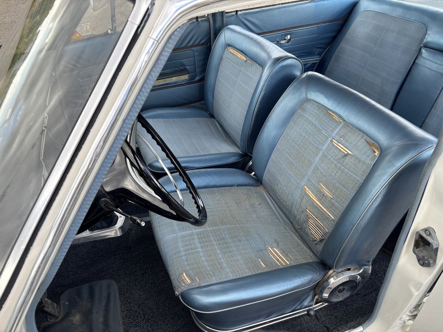 Innenraumfoto von 1965 Opel Record Deluxe