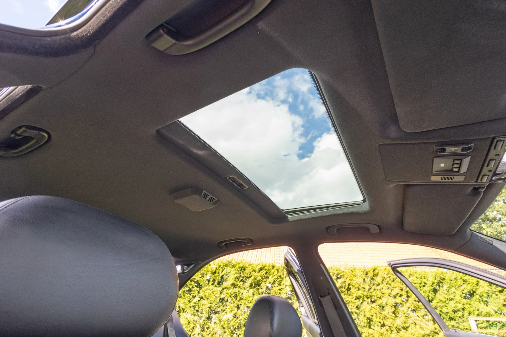 Interior image of 2002 BMW M5 E39 (17)