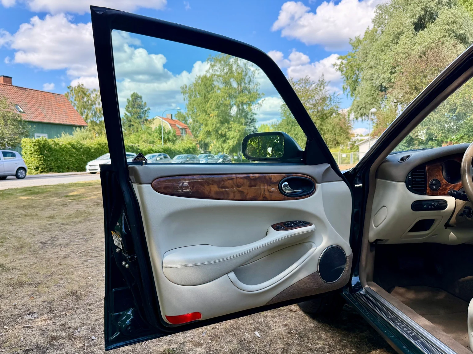 Innenraumfoto von 2001 Jaguar XJ Sovereign 4.0 V8 (2)