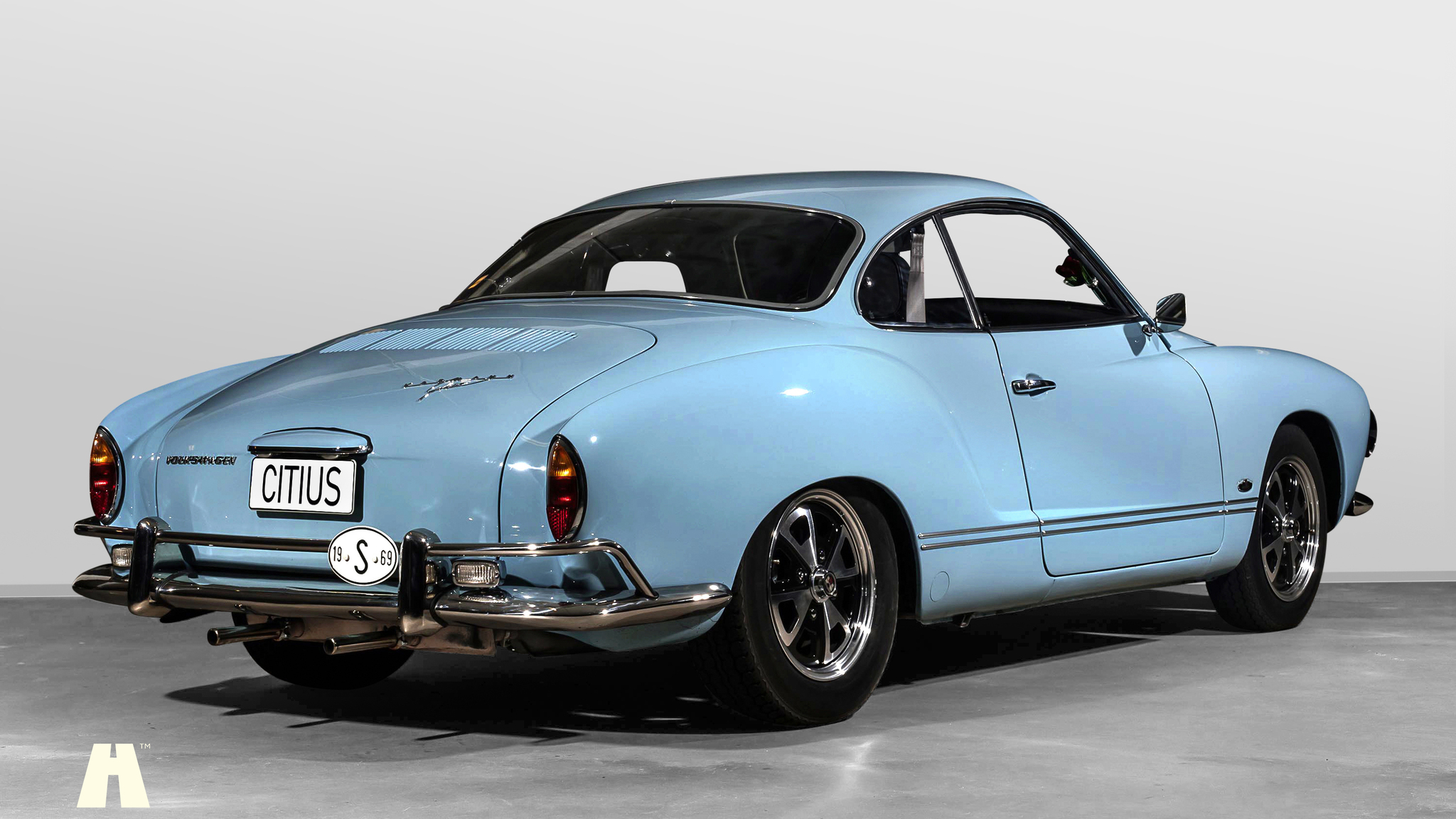 Exterior image of 1969 Volkswagen Karmann Ghia (2)