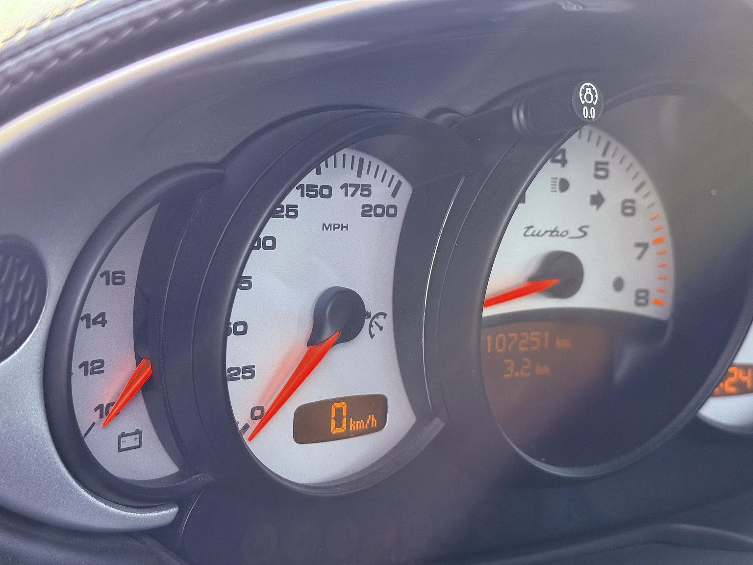 Innenraumfoto von 2005 Porsche 996 Turbo S (14)