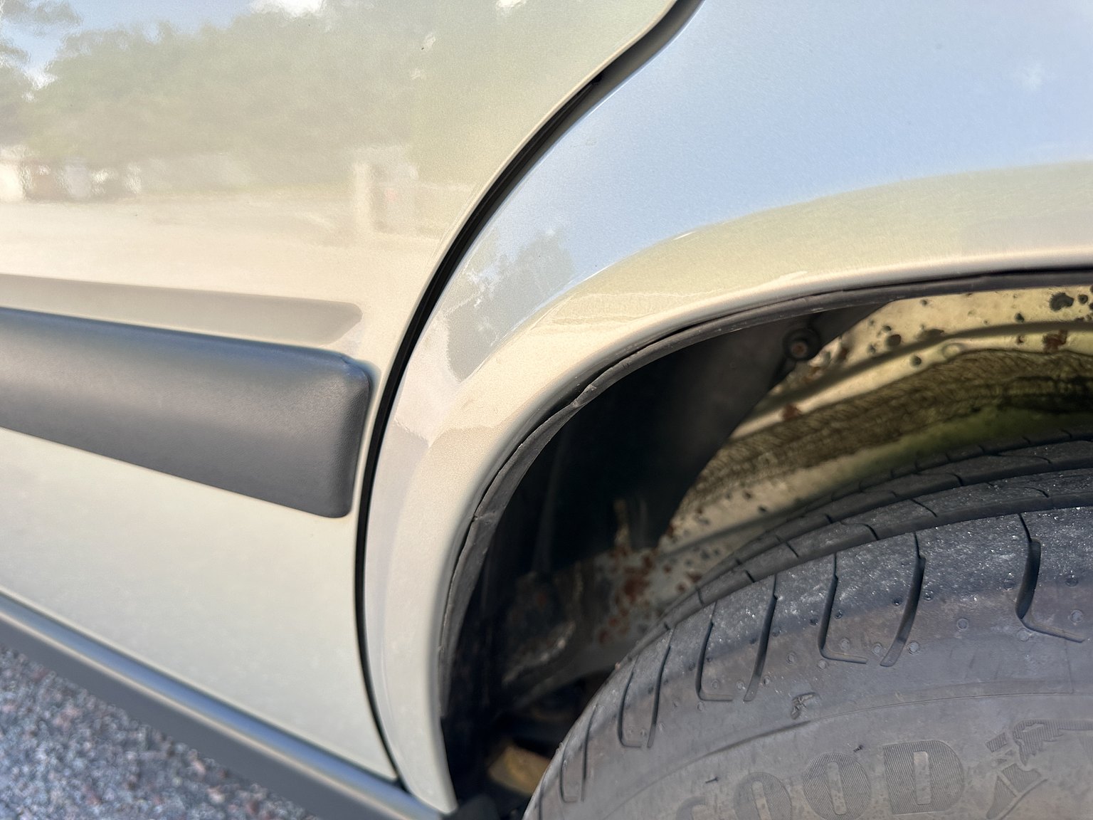 Exterior image of 2000 Volvo V70 XC 2.4 T AWD 