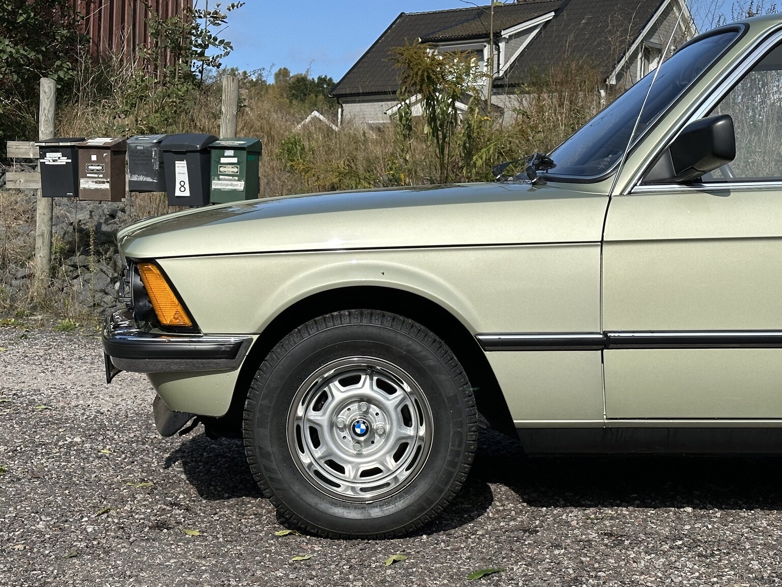 Exteriörbild på 1980 BMW 320i E21