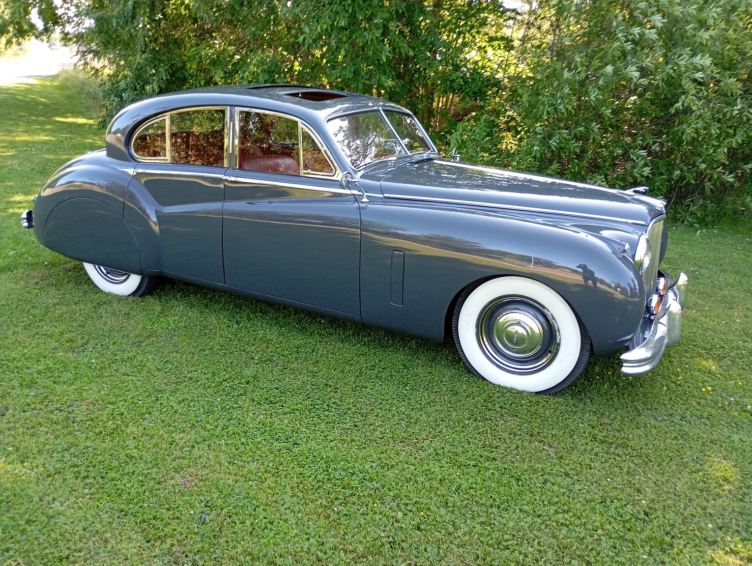 Exterior image of 1954 Jaguar Mark VII