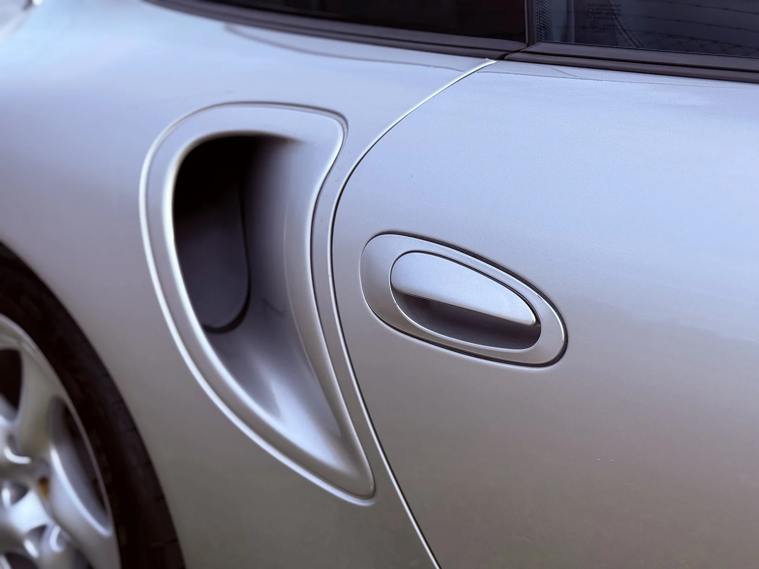 Exteriörbild på 2005 Porsche 996 Turbo S (43)