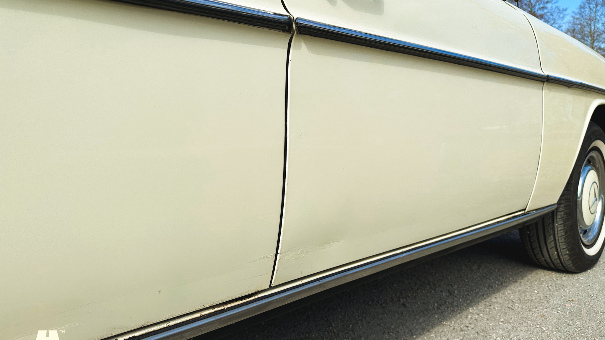 Exteriörbild på 1972 Mercedes-Benz 200
