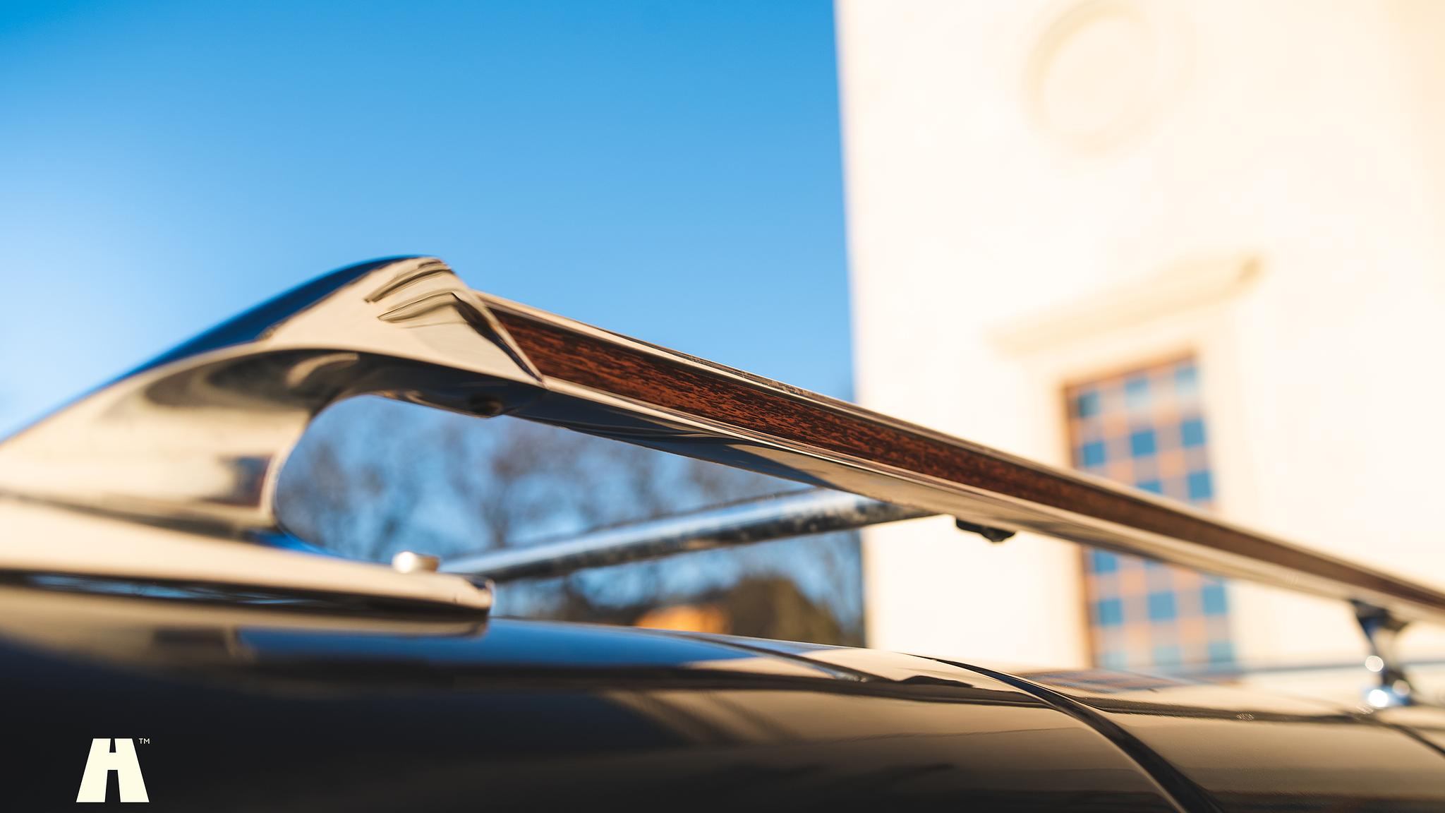 Aussenfoto 2015 Woodland Restomod Grand Wagoneer #002 Euro 6