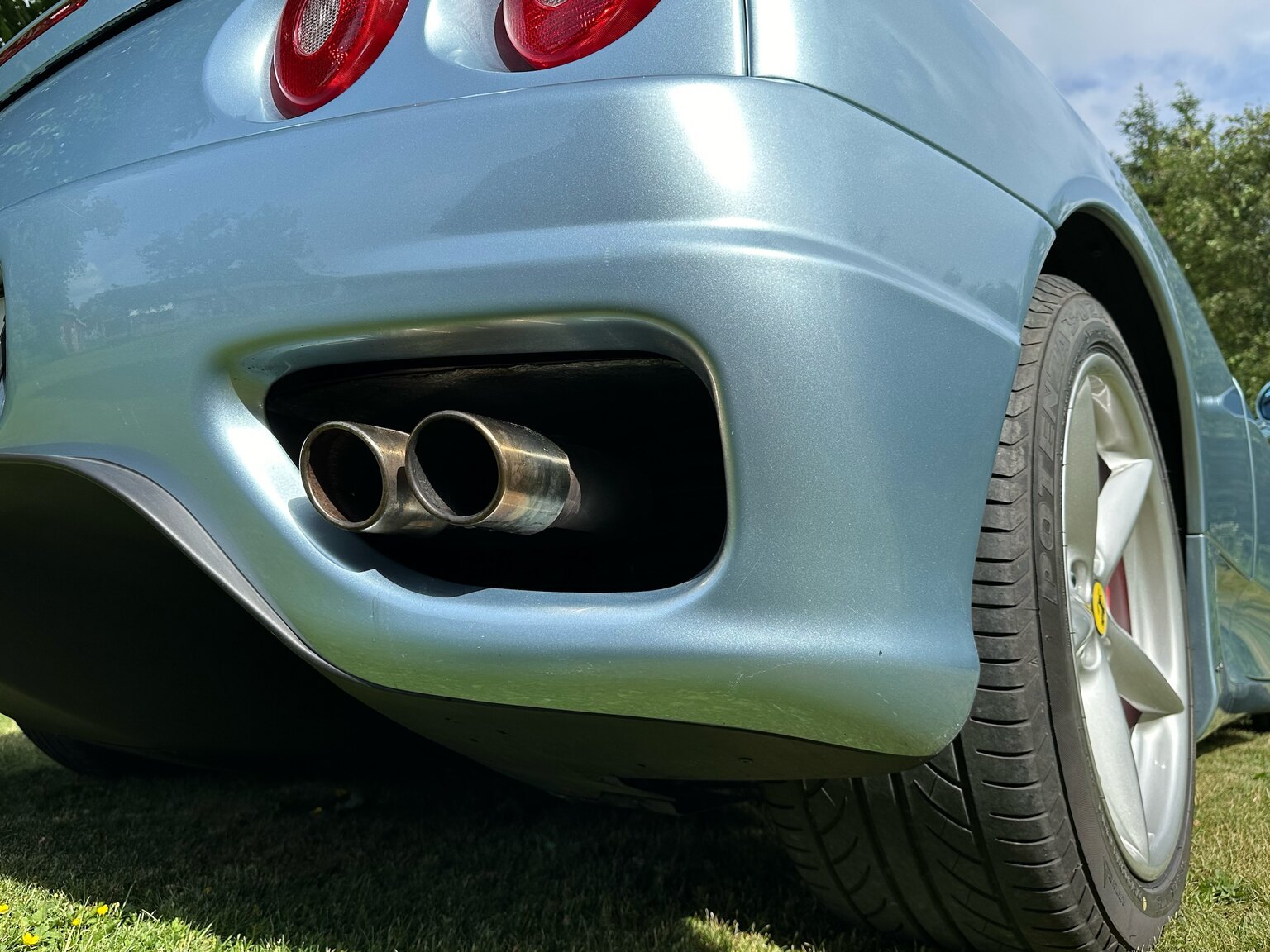 Exterior image of 2001 Ferrari 360 Modena V8 Manual (19)