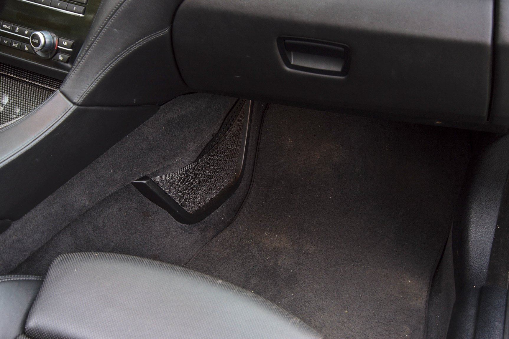 Interior image of 2014 BMW M6C