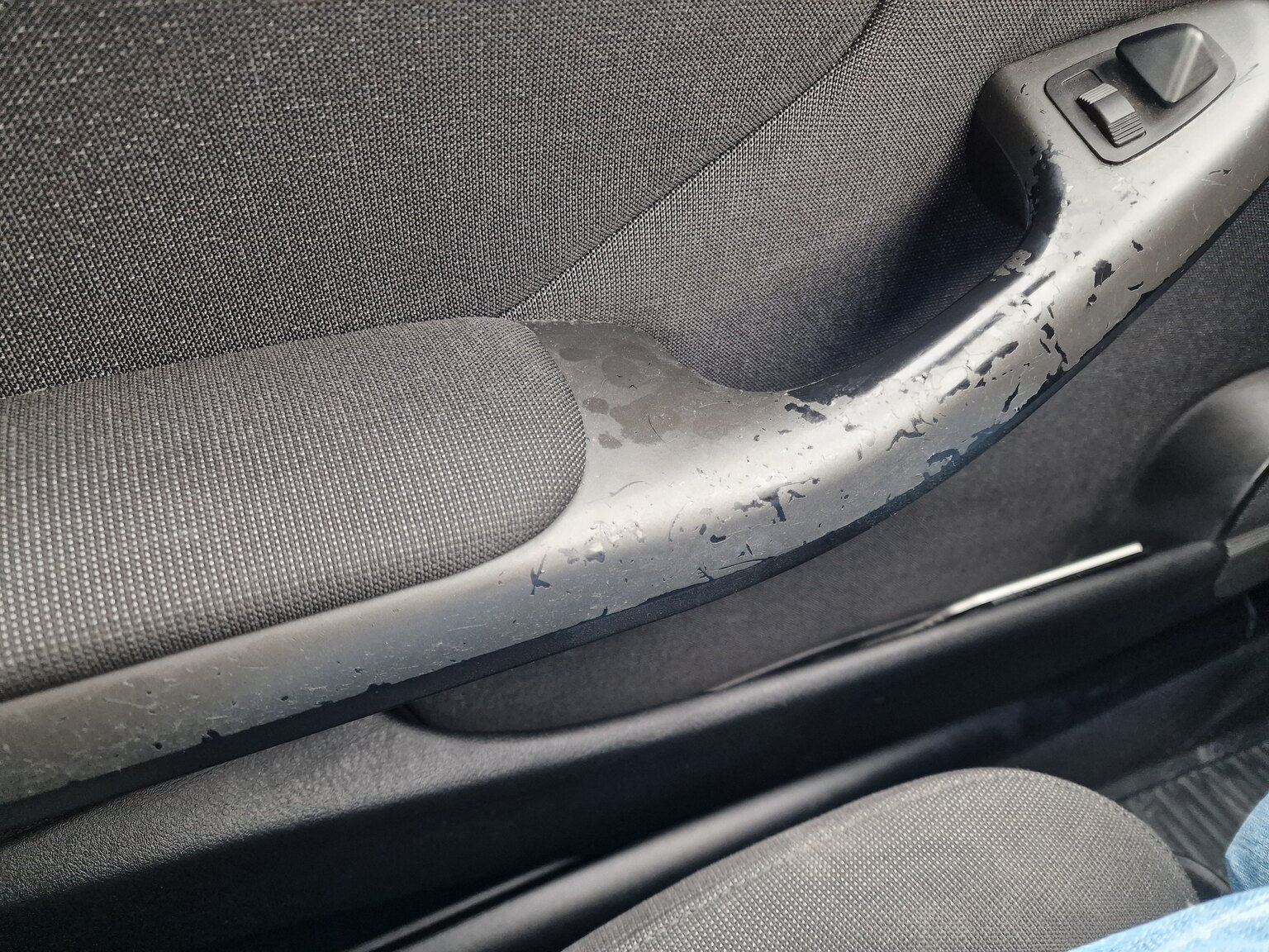 Interior image of 2002 BMW 320Ci