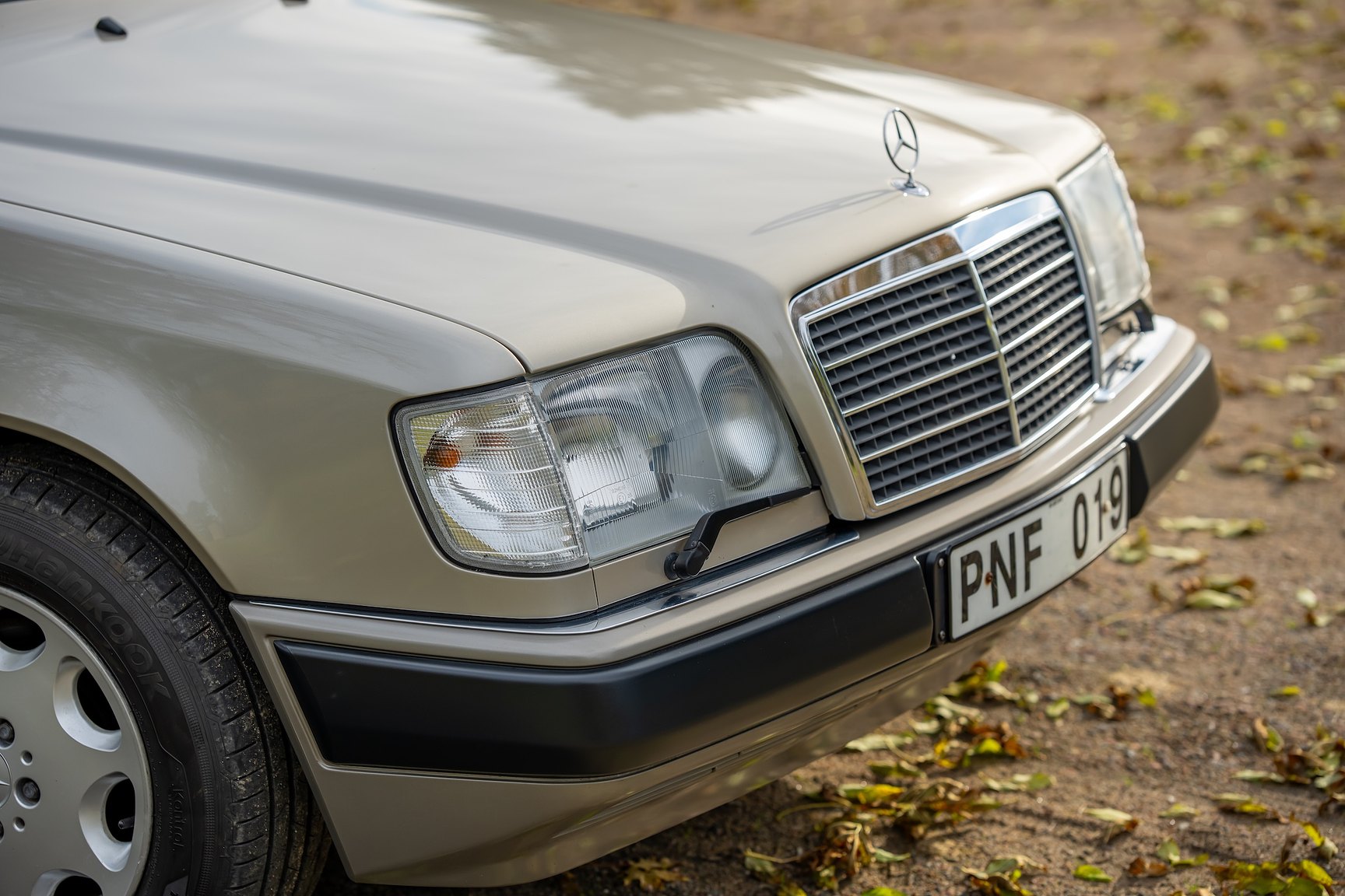 Exteriörbild på 1992 Mercedes-Benz 300 CE-24