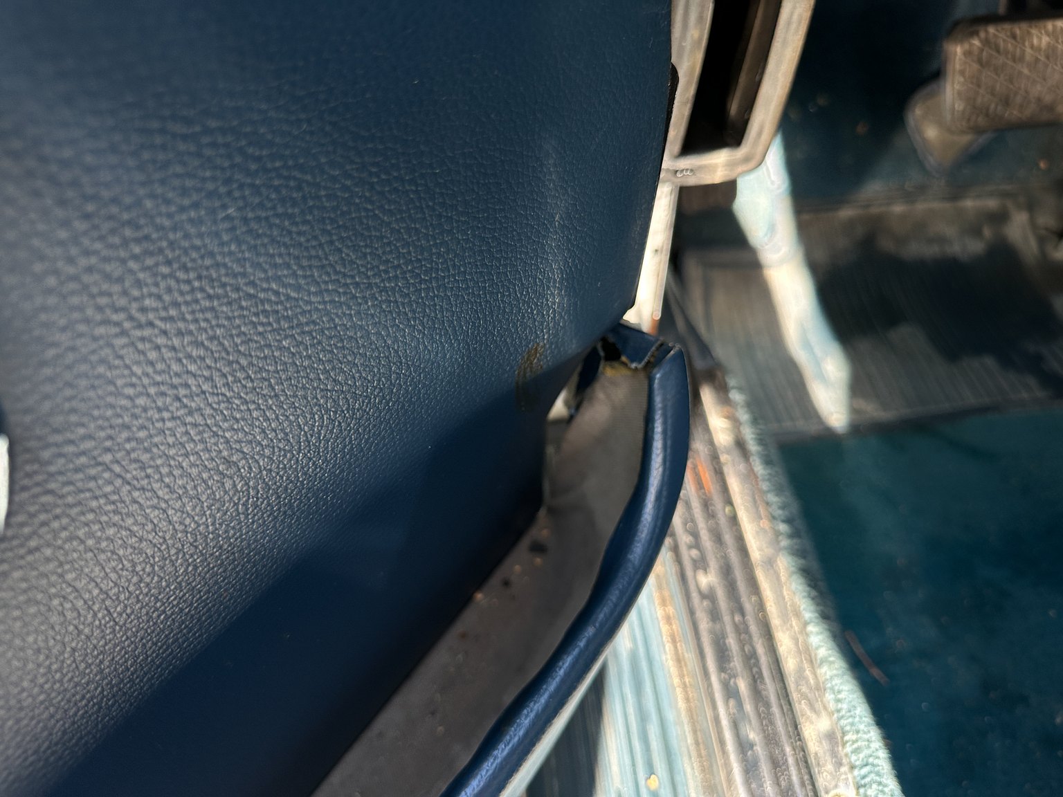 Interior image of 1972 Mercedes-Benz 350 SL