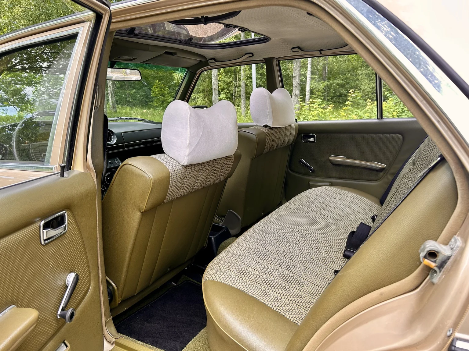 Interiörbild 1976 Mercedes-Benz 300 D (21)