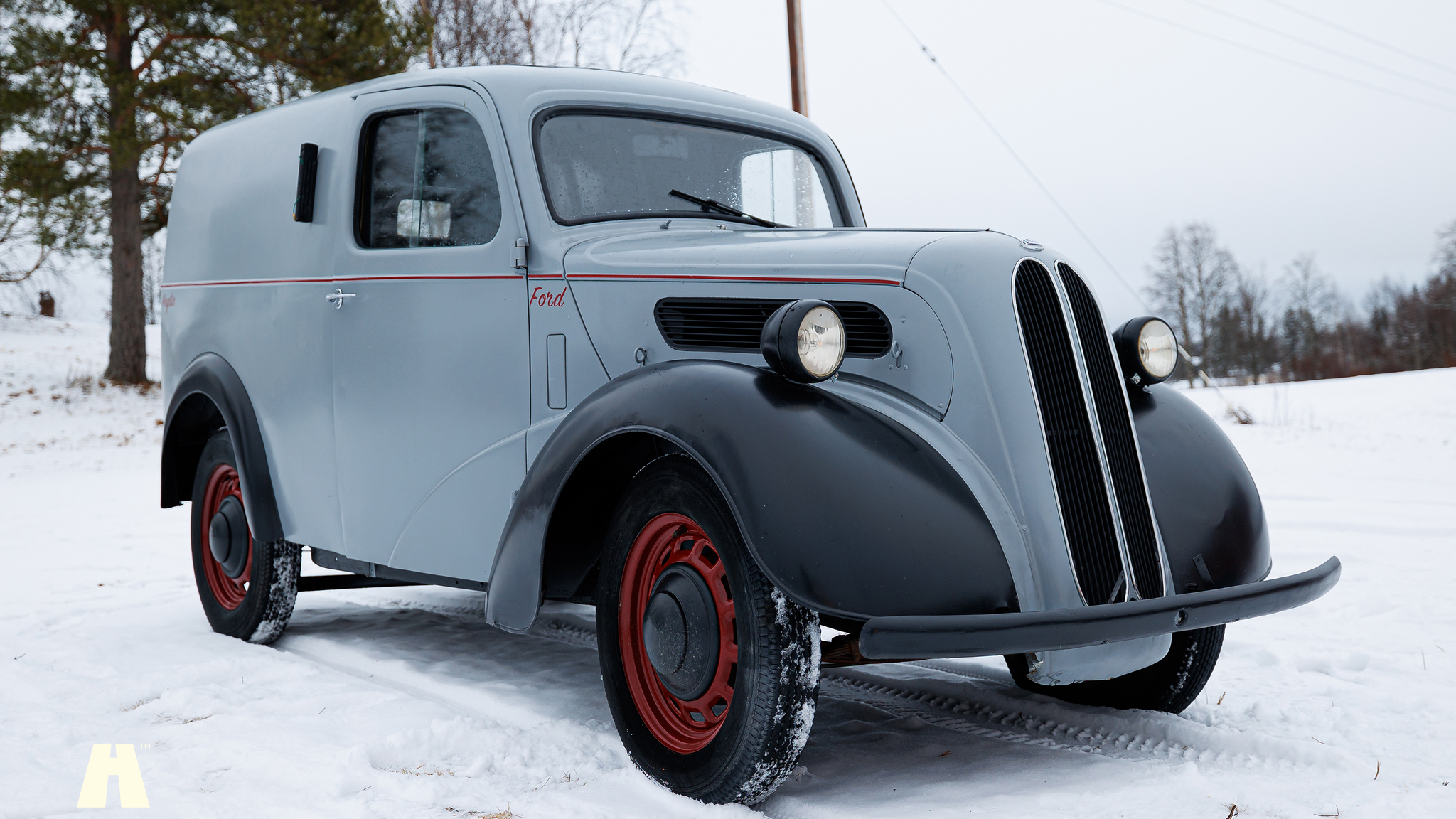Exteriörbild på 1952 Ford E4930 Van (3)