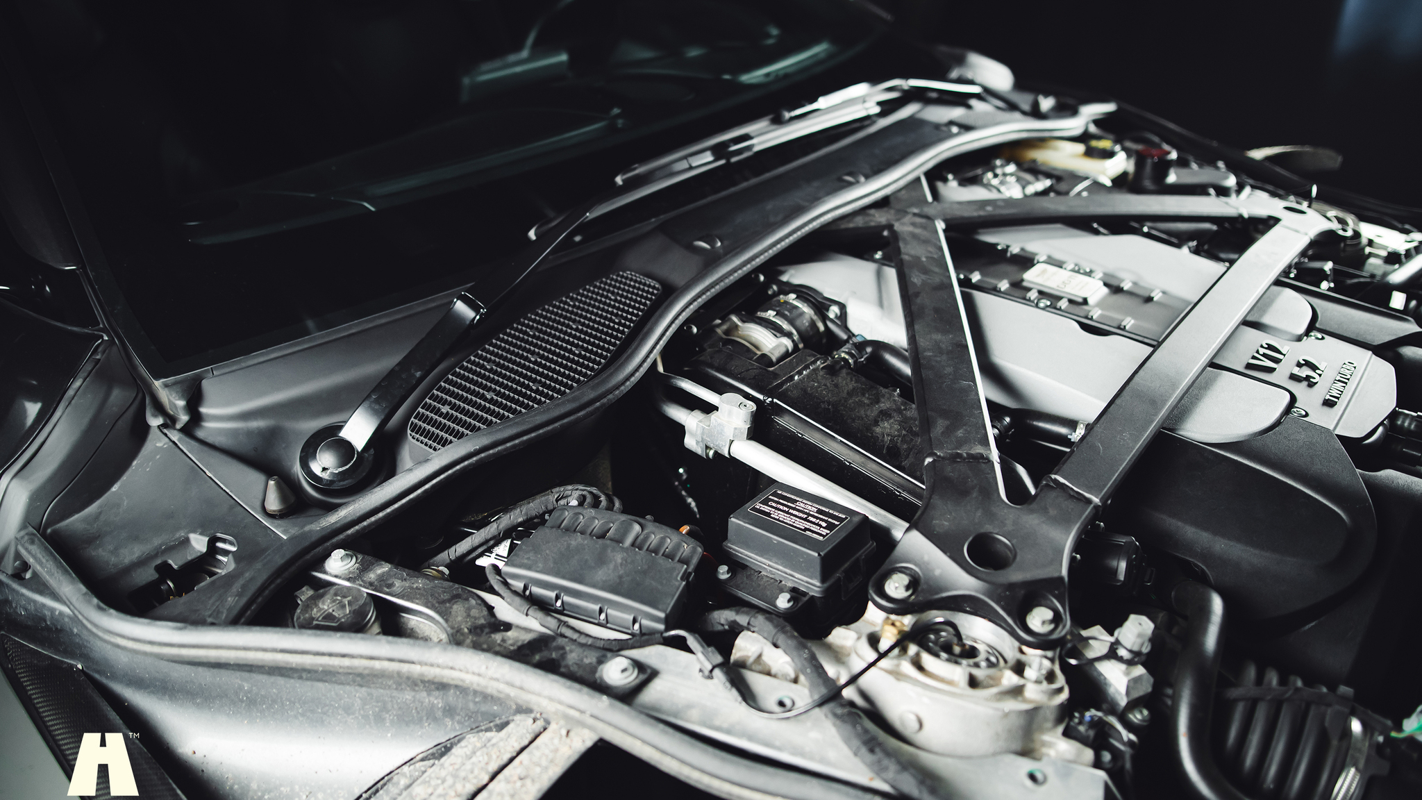 Image of 2019 Aston Martin DB11 AMR (10) mechanics