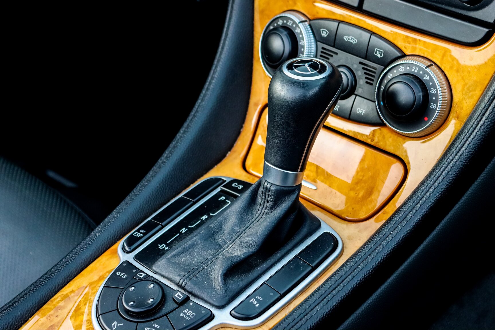 Interior image of 2006 Mercedes-Benz SL 500