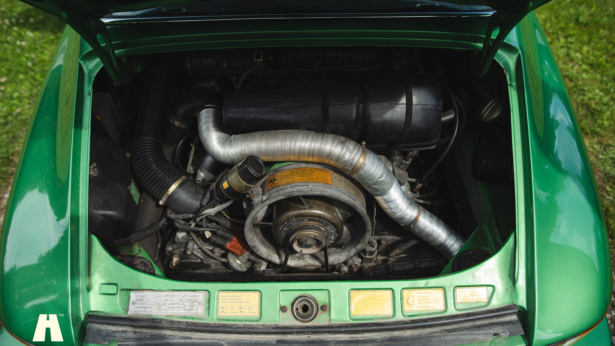 Image of 1976 Porsche 911 Targa mechanics