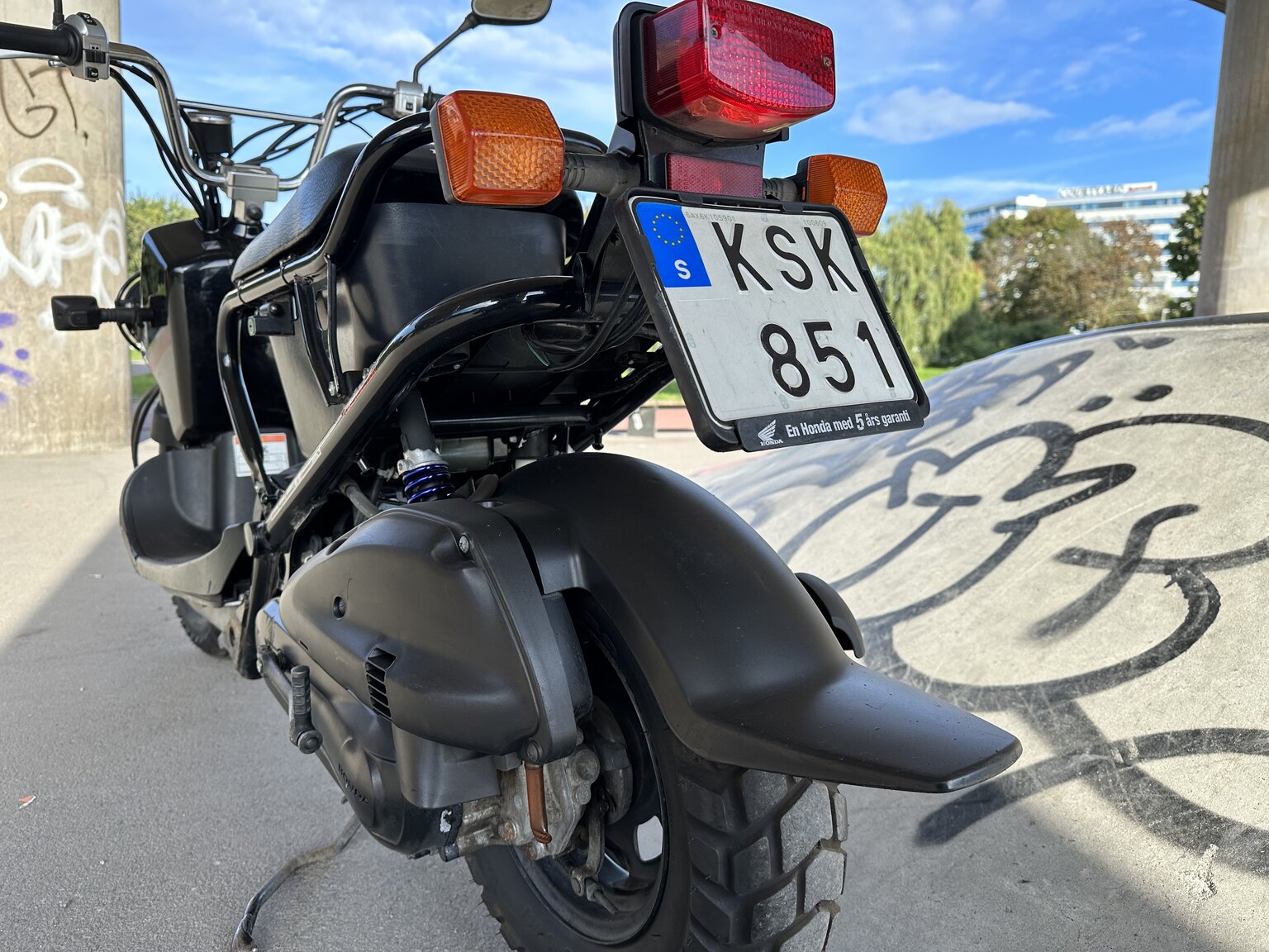 Exterior image of 2010 Honda NPS 50 Zoomer