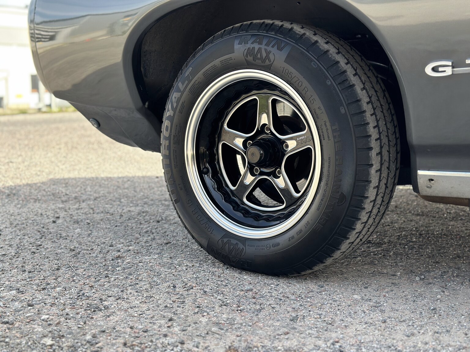 Exteriörbild på 1969 Pontiac GTO 406cid 