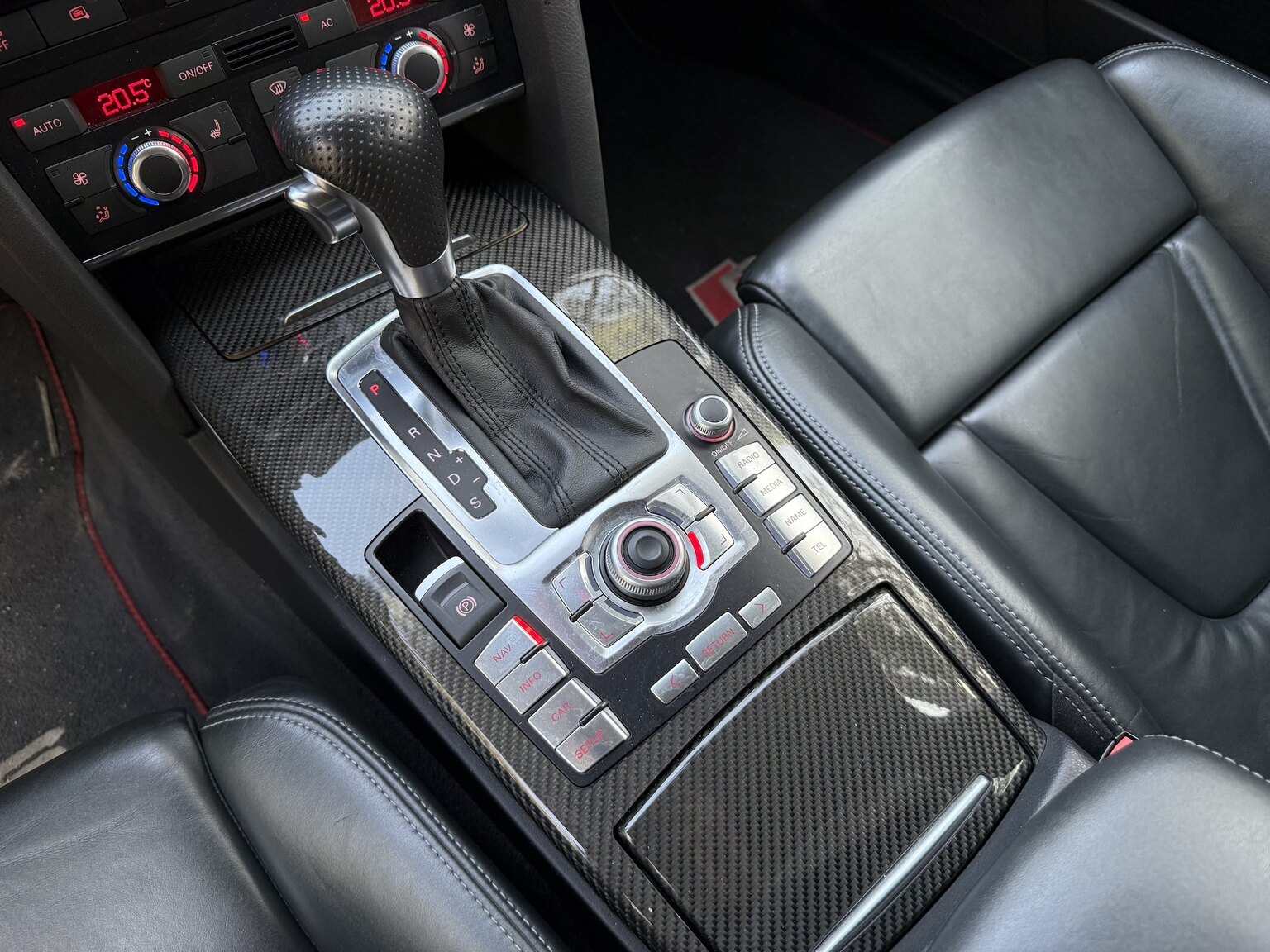 Interior image of 2010 Audi RS6 Avant V10 Quattro