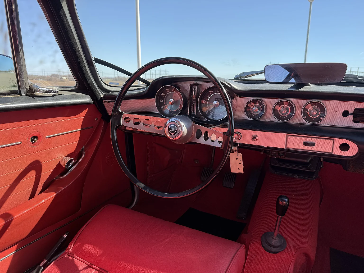 Innenraumfoto von 1966 Volvo P 1800S (34)